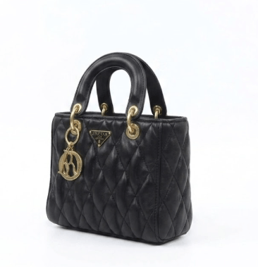 Quilted Handbag for women with elegant diamond quilted design and chain strap